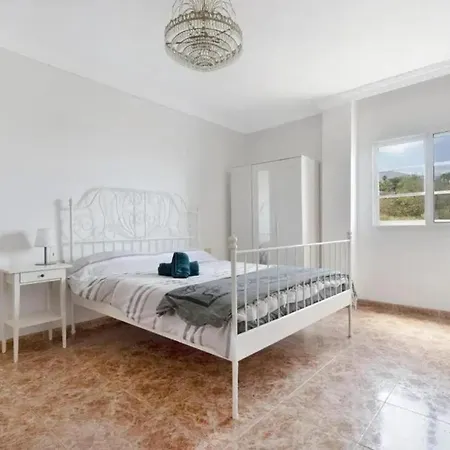 Apartment Bright In 90m² Sea View